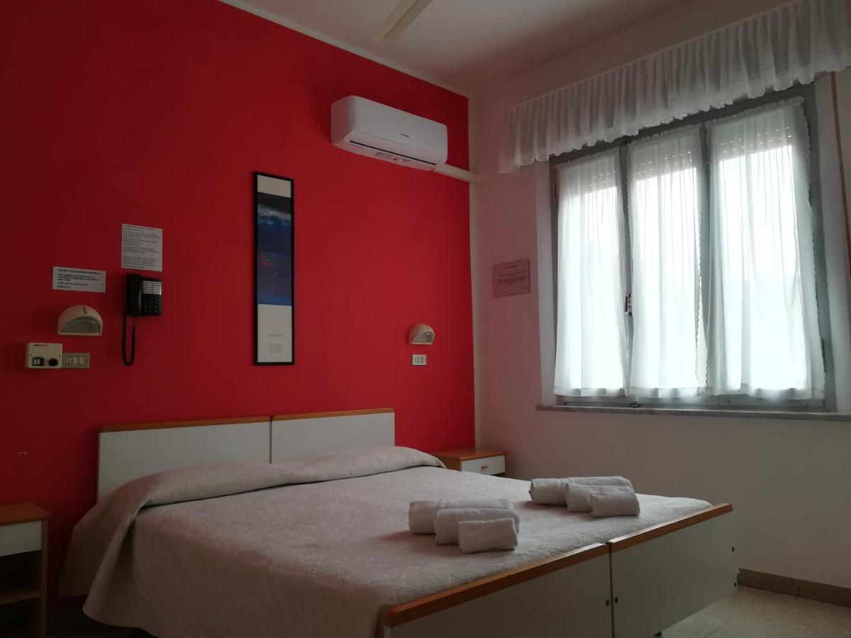 Hotel Pigalle Rimini Luaran gambar